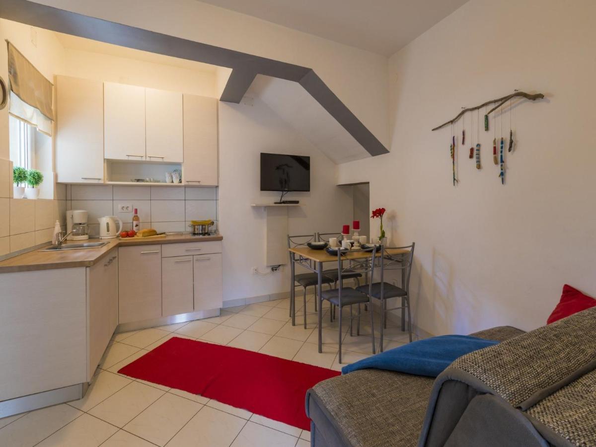 Apartments Rabbit Crikvenica Exterior foto