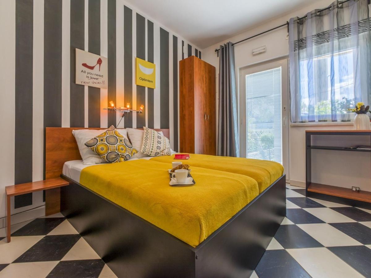 Apartments Rabbit Crikvenica Exterior foto